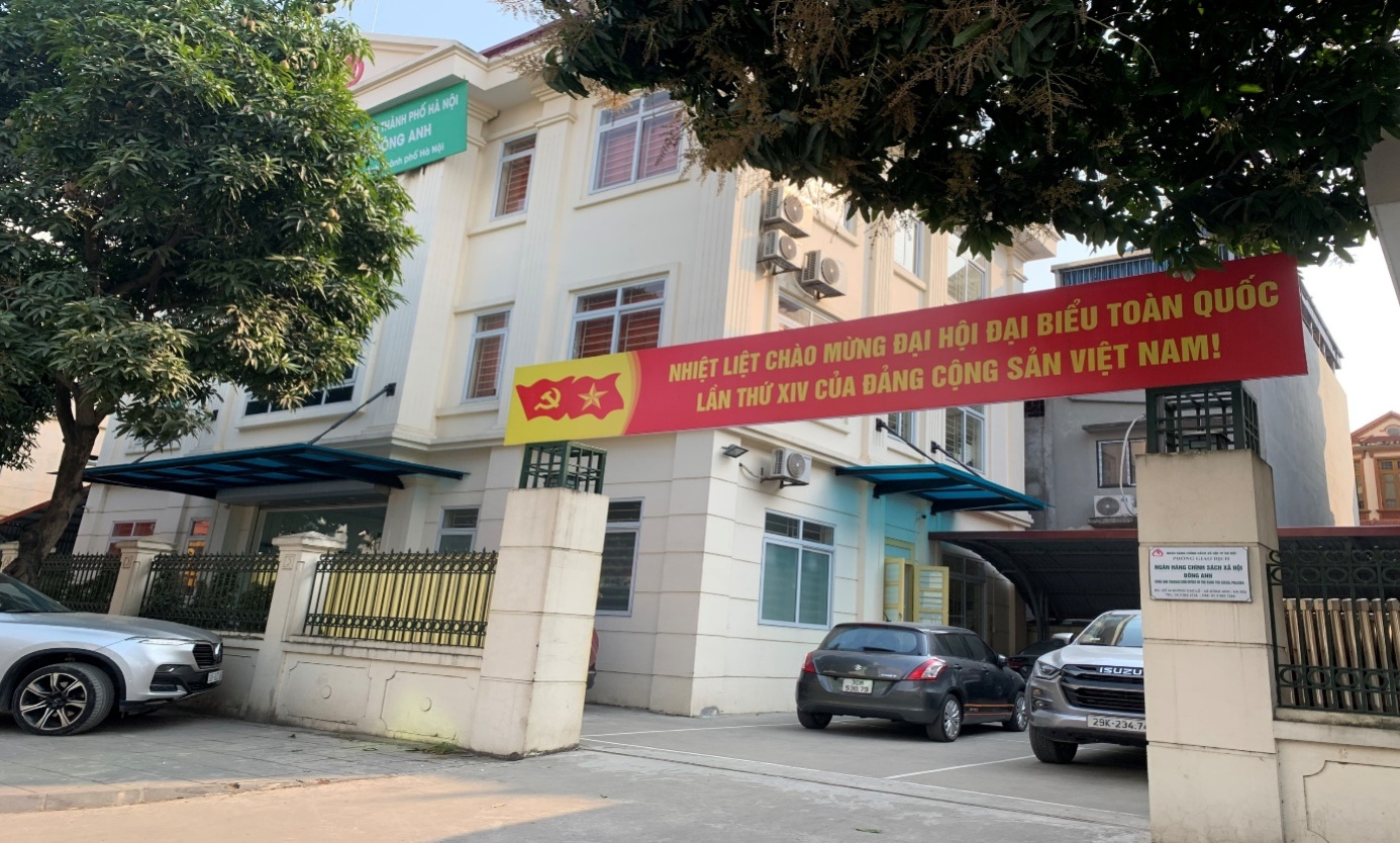 Phòng giao dịch Ngân hàng Chính sách xã hội Đông Anh đẩy mạnh các hoạt động tuyên truyền Đại hội đại biểu toàn quốc lần thứ XIV của Đảng, cuộc bầu cử Đại biểu Quốc hội khóa XVI và bầu cử Hội đồng nhân dân các cấp!- Ảnh 1.