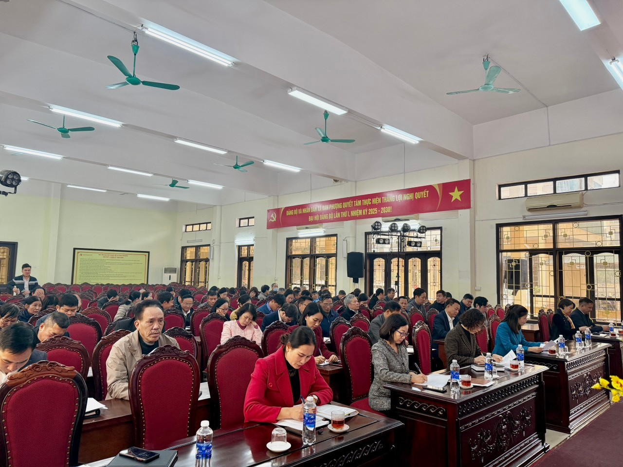 HỘI NGHỊ TRIỂN KHAI KẾ HOẠCH LIÊN TỊCH GIỮA UBND XÃ VÀ UB MTTQ VỀ TỔ CHỨC HỘI NGHỊ ĐẠI BIỂU NHÂN DÂN BÀN VIỆC XÂY DỰNG ĐỜI SỐNG VĂN HÓA Ở CƠ SỞ NĂM 2026- Ảnh 1.