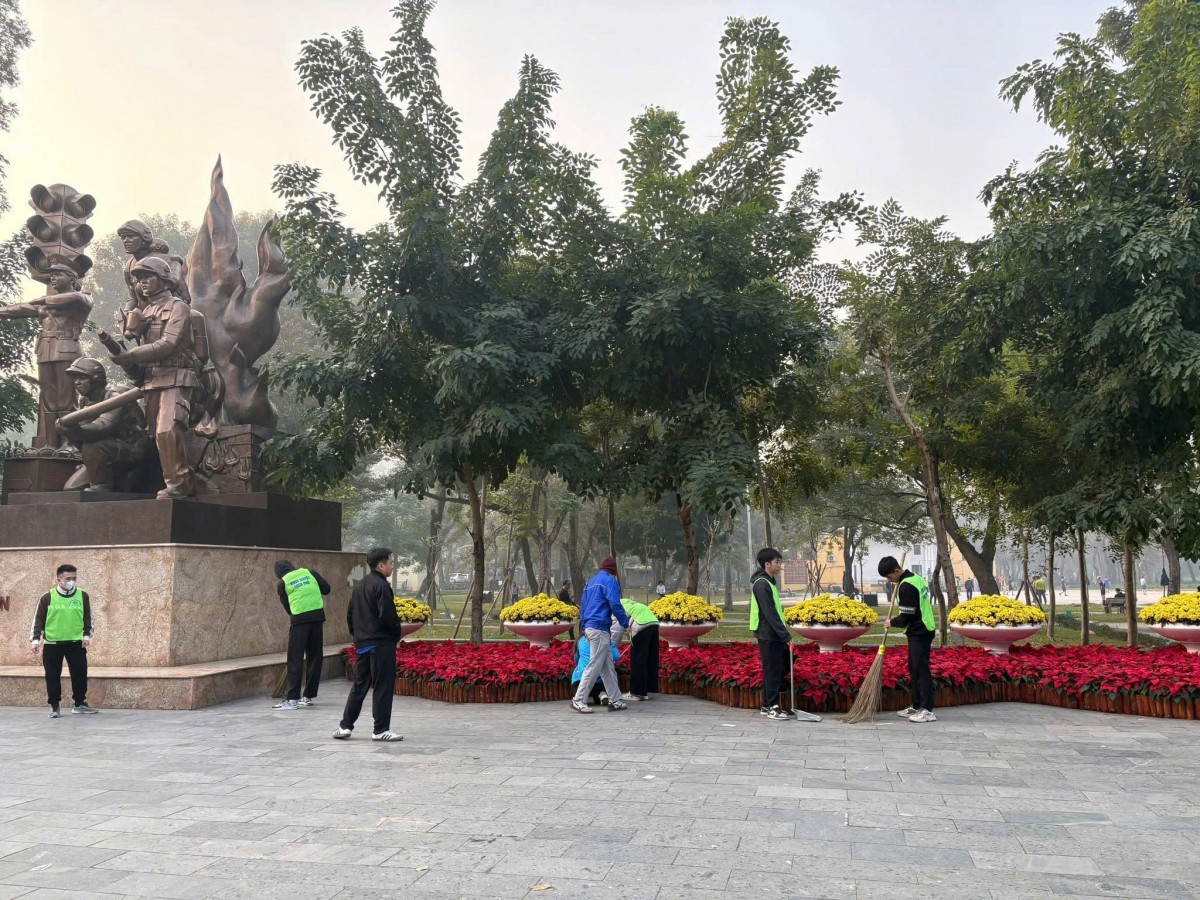 “Khỏe người - sạch phố”: Nét đẹp đời thường lan tỏa ở phường Hai Bà Trưng- Ảnh 1.