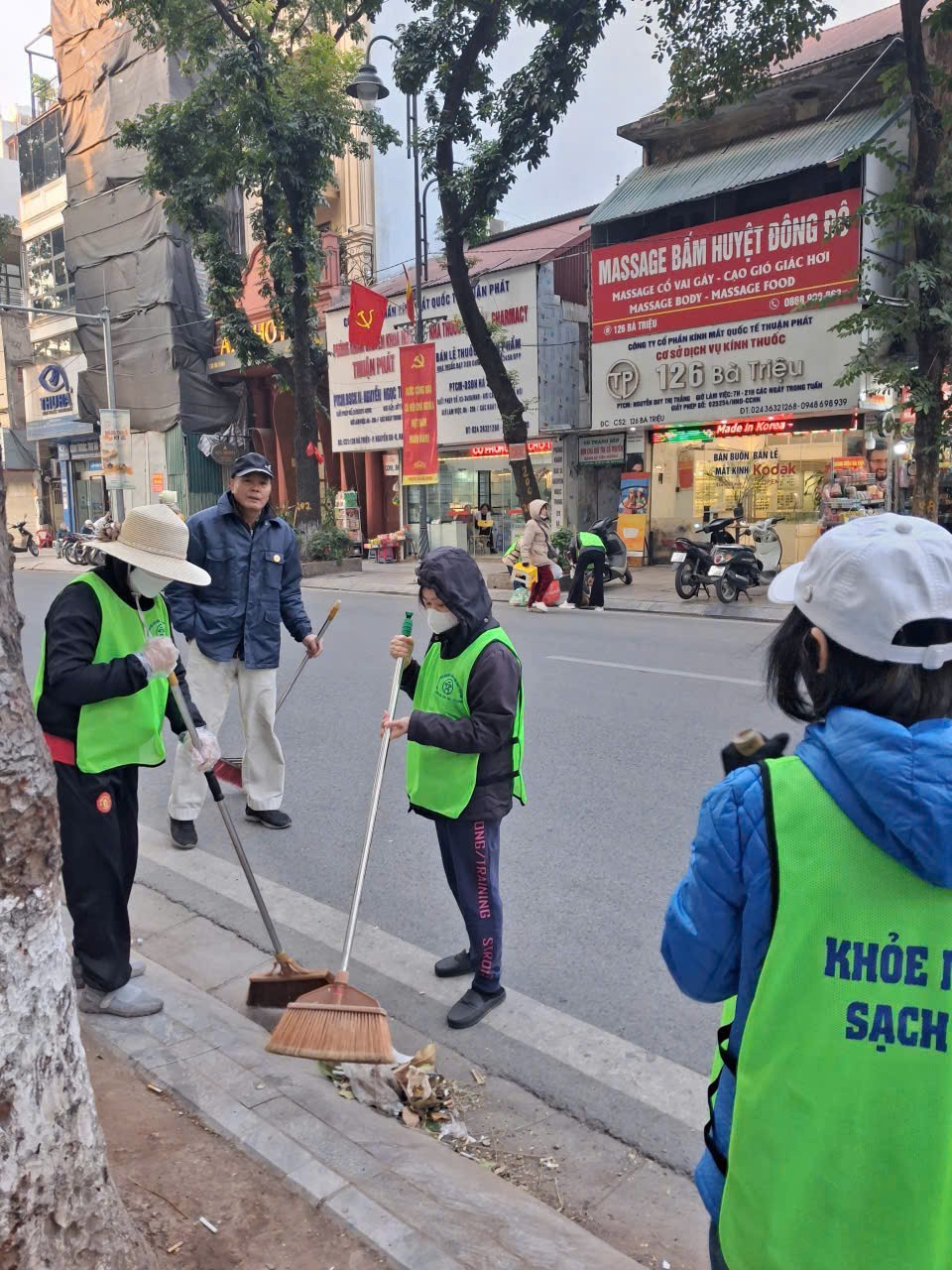 “Khỏe người - sạch phố”: Nét đẹp đời thường lan tỏa ở phường Hai Bà Trưng- Ảnh 2.