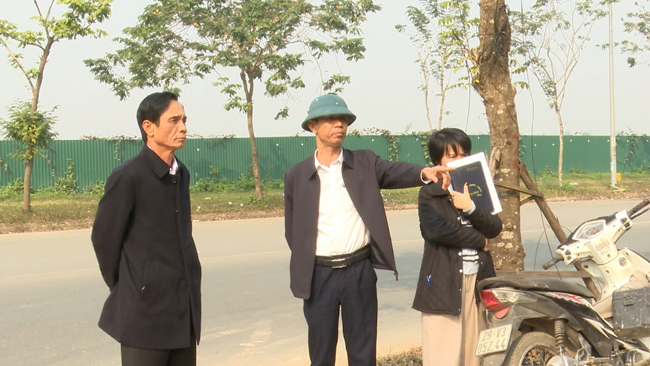 CHỦ TỊCH UBND XÃ HẠ BẰNG TRỰC TIẾP CHỈ ĐẠO LẬP BIÊN BẢN, XỬ LÝ VI PHẠM ĐẤT ĐAI, TRẬT TỰ XÂY DỰNG- Ảnh 1.