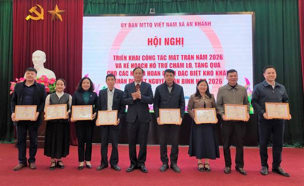 UBMTTQ xã triển khai công tác Mặt trận năm 2026 và kế hoạch hỗ trợ, chăm lo, tặng quà cho các hộ có hoàn cảnh đặc biệt khó khăn nhân dịp tết năm 2026- Ảnh 11.