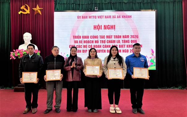 UBMTTQ xã triển khai công tác Mặt trận năm 2026 và kế hoạch hỗ trợ, chăm lo, tặng quà cho các hộ có hoàn cảnh đặc biệt khó khăn nhân dịp tết năm 2026- Ảnh 8.