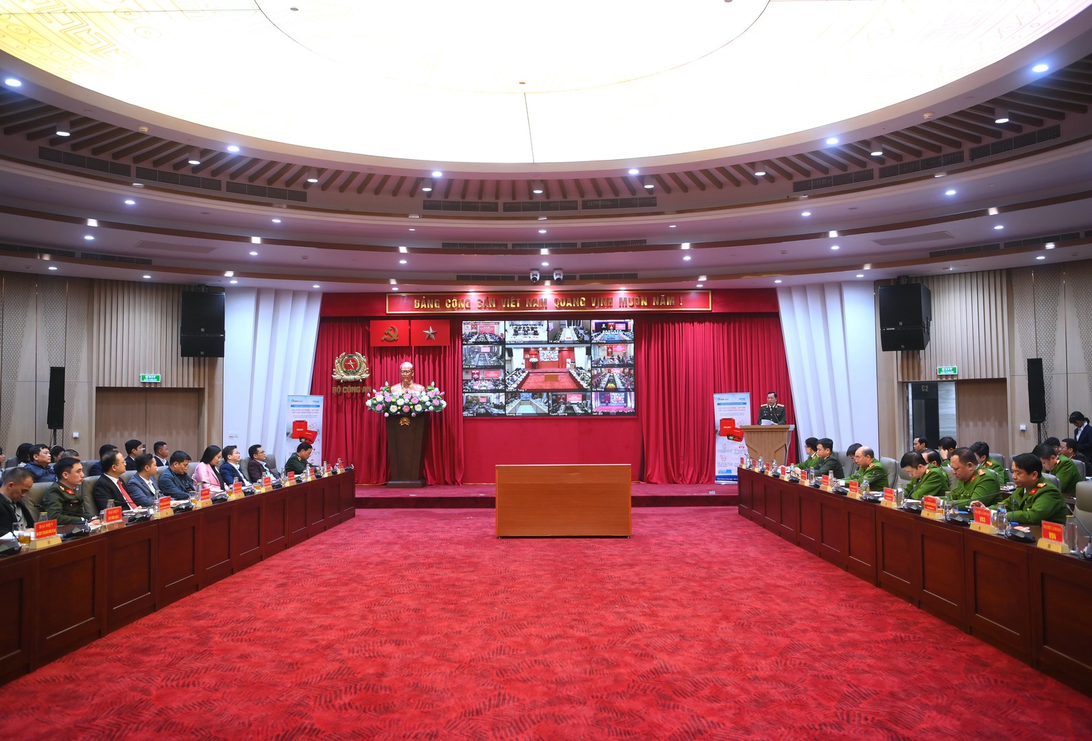 Ra mắt Trung tâm thông tin chỉ huy kết nối hệ thống truyền tin, báo sự cố phòng cháy, chữa cháy, ứng dụng 