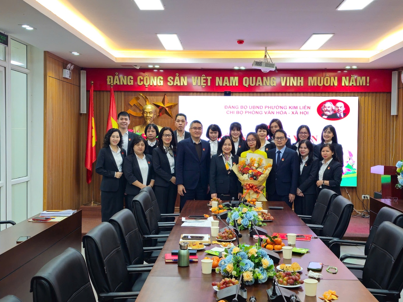 Chi bộ Phòng Văn hóa – Xã hội phường Kim Liên tổ chức Lễ kết nạp đảng viên.- Ảnh 3.