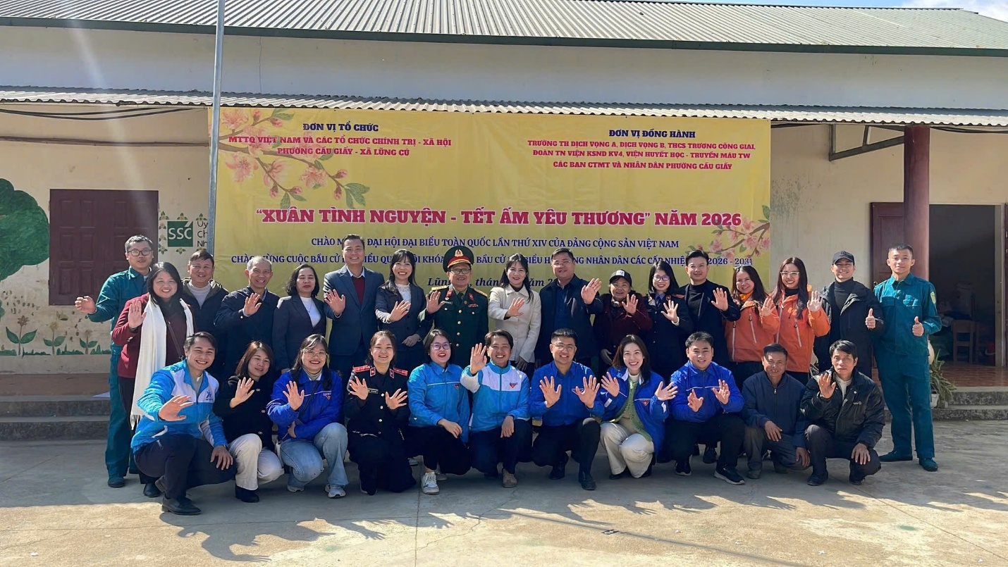 TRƯỜNG TIỂU HỌC DỊCH VỌNG B LAN TỎA YÊU THƯƠNG TRONG CHƯƠNG TRÌNH "XUÂN TÌNH NGUYỆN – TẾT ẤM YÊU THƯƠNG" NĂM 2026- Ảnh 1.