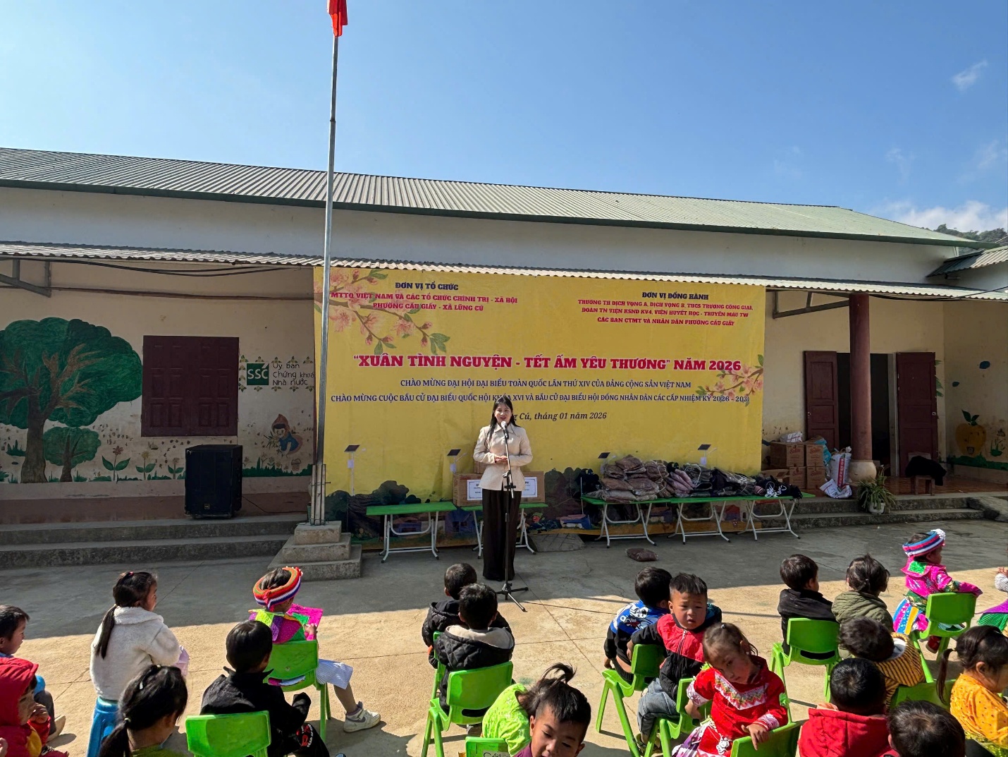 TRƯỜNG TIỂU HỌC DỊCH VỌNG B LAN TỎA YÊU THƯƠNG TRONG CHƯƠNG TRÌNH "XUÂN TÌNH NGUYỆN – TẾT ẤM YÊU THƯƠNG" NĂM 2026- Ảnh 2.