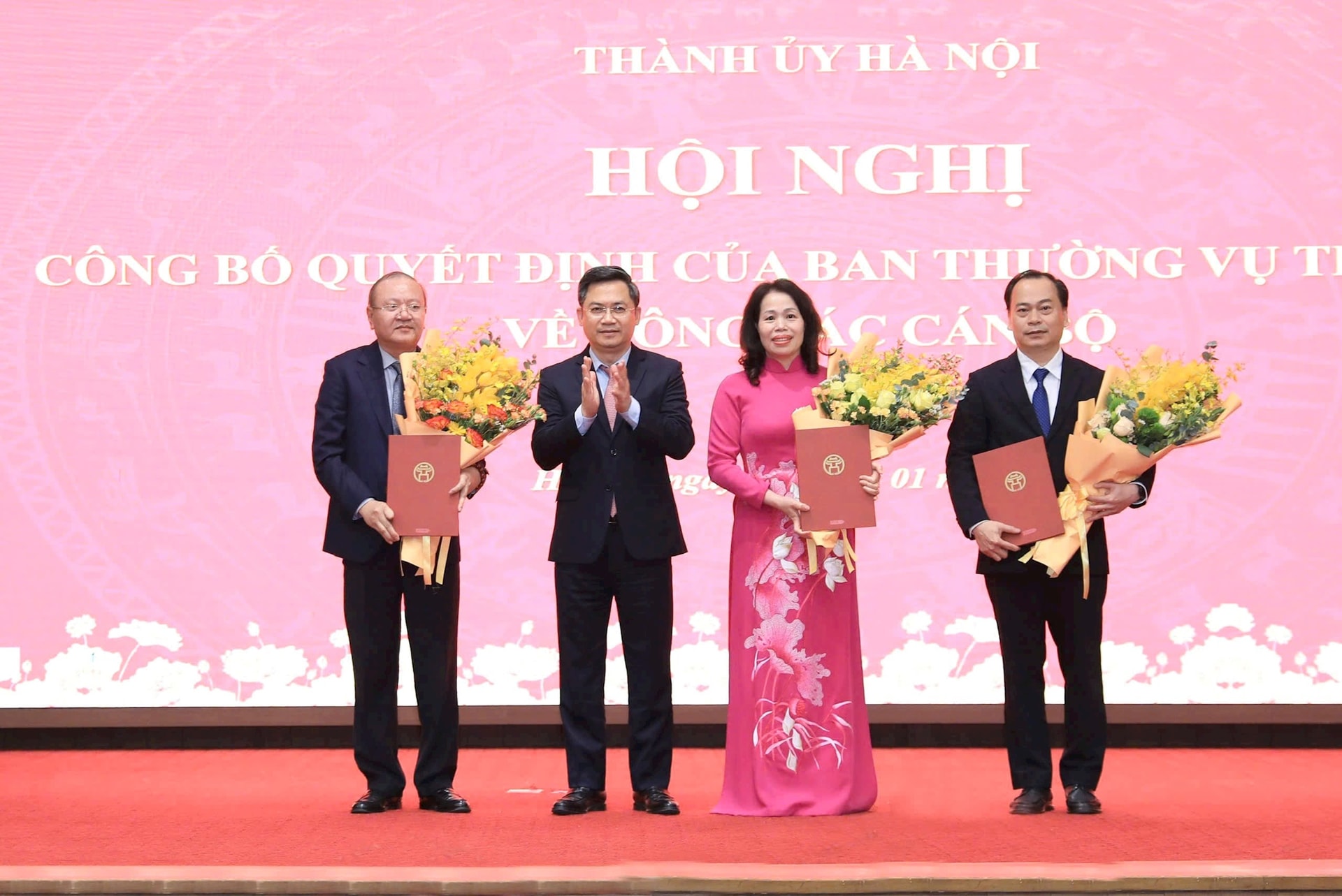 Công bố các quyết định của Ban Thường vụ Thành ủy Hà Nội về công tác cán bộ- Ảnh 3.