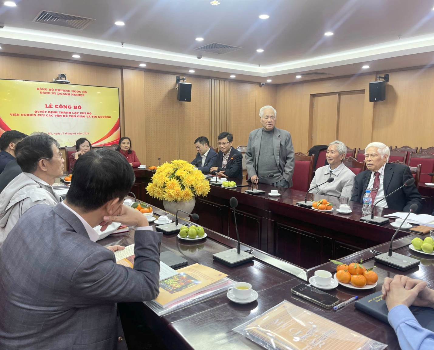 Thành lập Chi bộ Viện nghiên cứu các vấn đề về Tôn giáo và Tín ngưỡng trực thuộc Đảng ủy Doanh nghiệp phường Ngọc Hà- Ảnh 3.