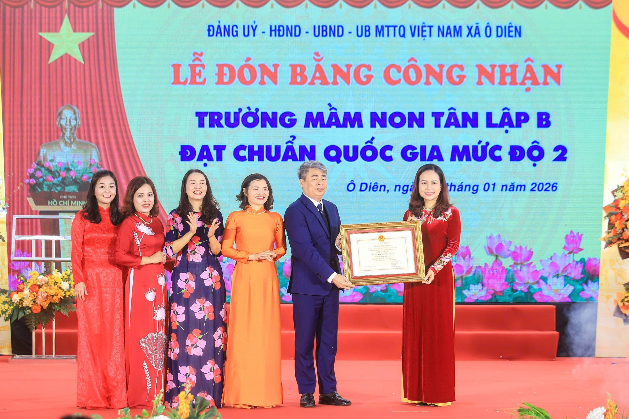 Lễ đón nhận Trường Mầm non Tân Lập B đạt chuẩn Quốc gia mức độ 2- Ảnh 2.