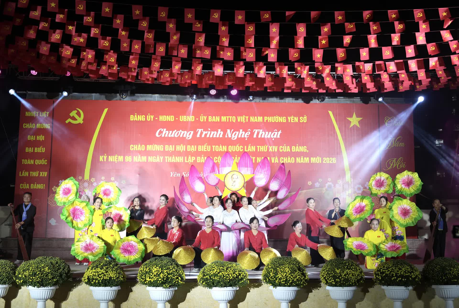 Phường Yên Sở: lan tỏa khí thế thi đua qua chương trình nghệ thuật chào mừng Đại hội XIV của Đảng- Ảnh 3.