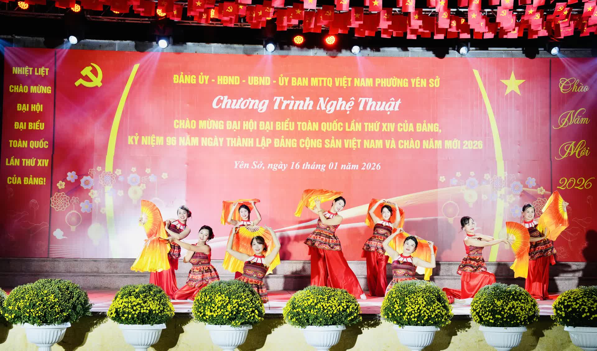 Phường Yên Sở: lan tỏa khí thế thi đua qua chương trình nghệ thuật chào mừng Đại hội XIV của Đảng- Ảnh 4.