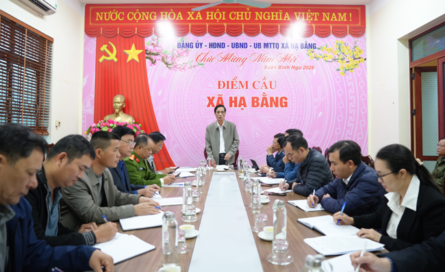 Chủ tịch UBND xã Hạ Bằng: Không có vùng cấm trong xử lý các điểm nghẽn trật tự đô thị- Ảnh 3.