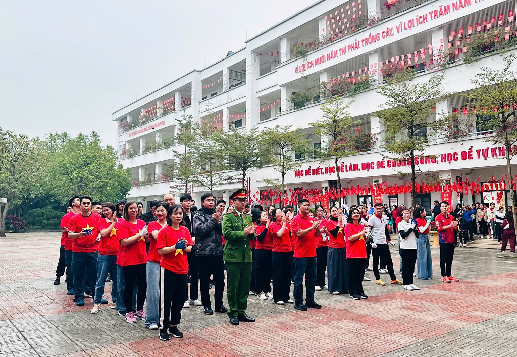 PHƯỜNG PHƯƠNG LIỆT: TỔ CHỨC CHUỖI HOẠT ĐỘNG VĂN HÓA VĂN NGHỆ, THỂ DỤC THỂ THAO CHÀO MỪNG ĐẠI HỘI ĐẢNG TOÀN QUỐC LẦN THỨ XIV VÀ MỪNG XUÂN BÍNH NGỌ 2026- Ảnh 1.