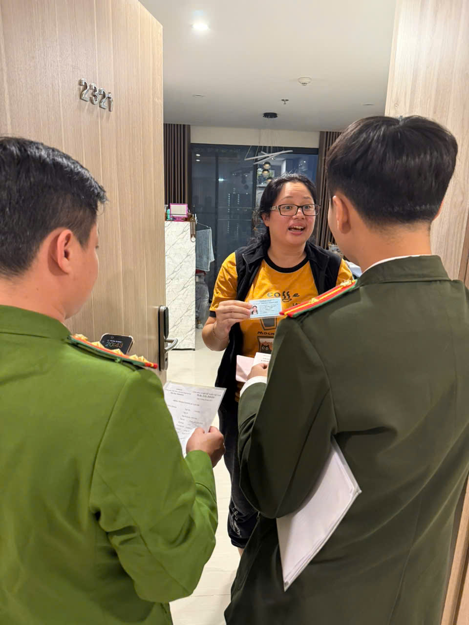 Công an xã Gia Lâm tổ chức ra quân tổng rà soát, kiểm tra cư trú trên địa bàn xã- Ảnh 6.