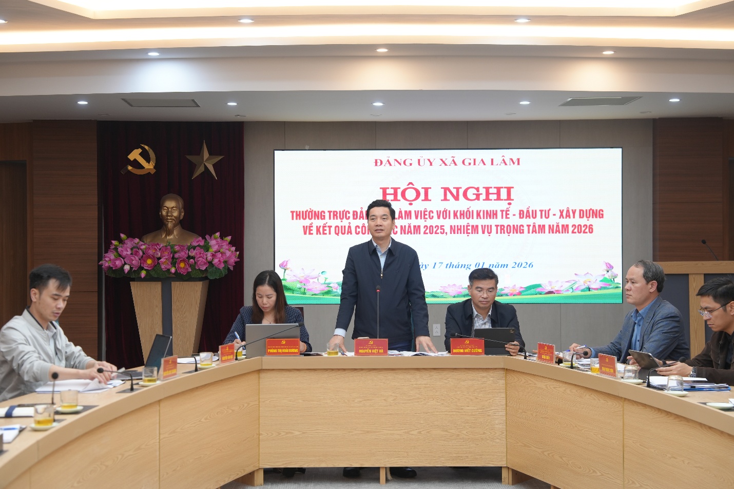 Thường trực Đảng ủy xã Gia Lâm làm việc với khối kinh tế – đầu tư – xây dựng: nhìn thẳng khó khăn, tháo gỡ điểm nghẽn, tạo động lực phát triển trong giai đoạn mới- Ảnh 4.