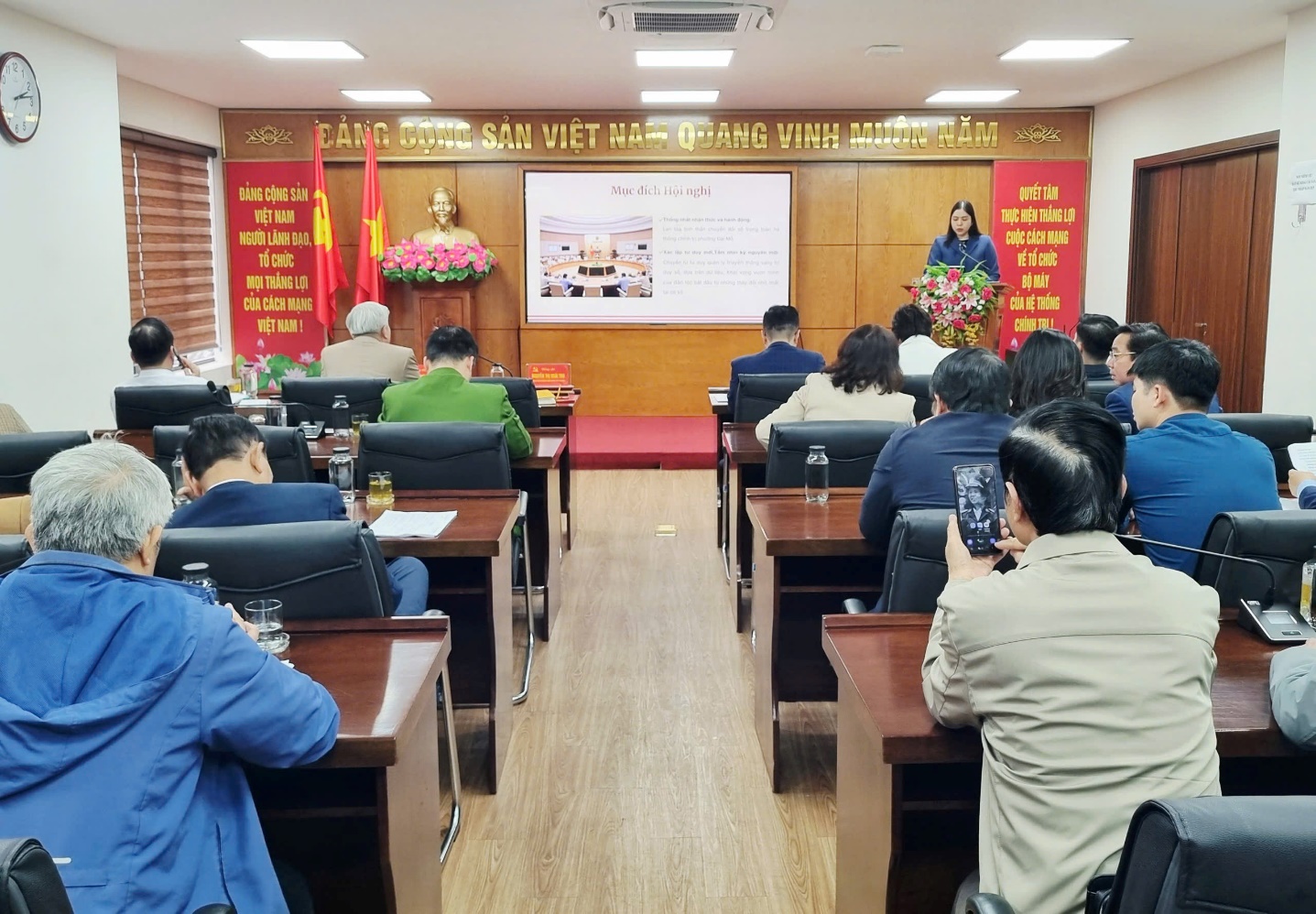 Đảng ủy phường Đại Mỗ triển khai nhiệm vụ công tác xây dựng Đảng năm 2026 và Khen thưởng đảng viên xuất sắc năm 2025- Ảnh 1.