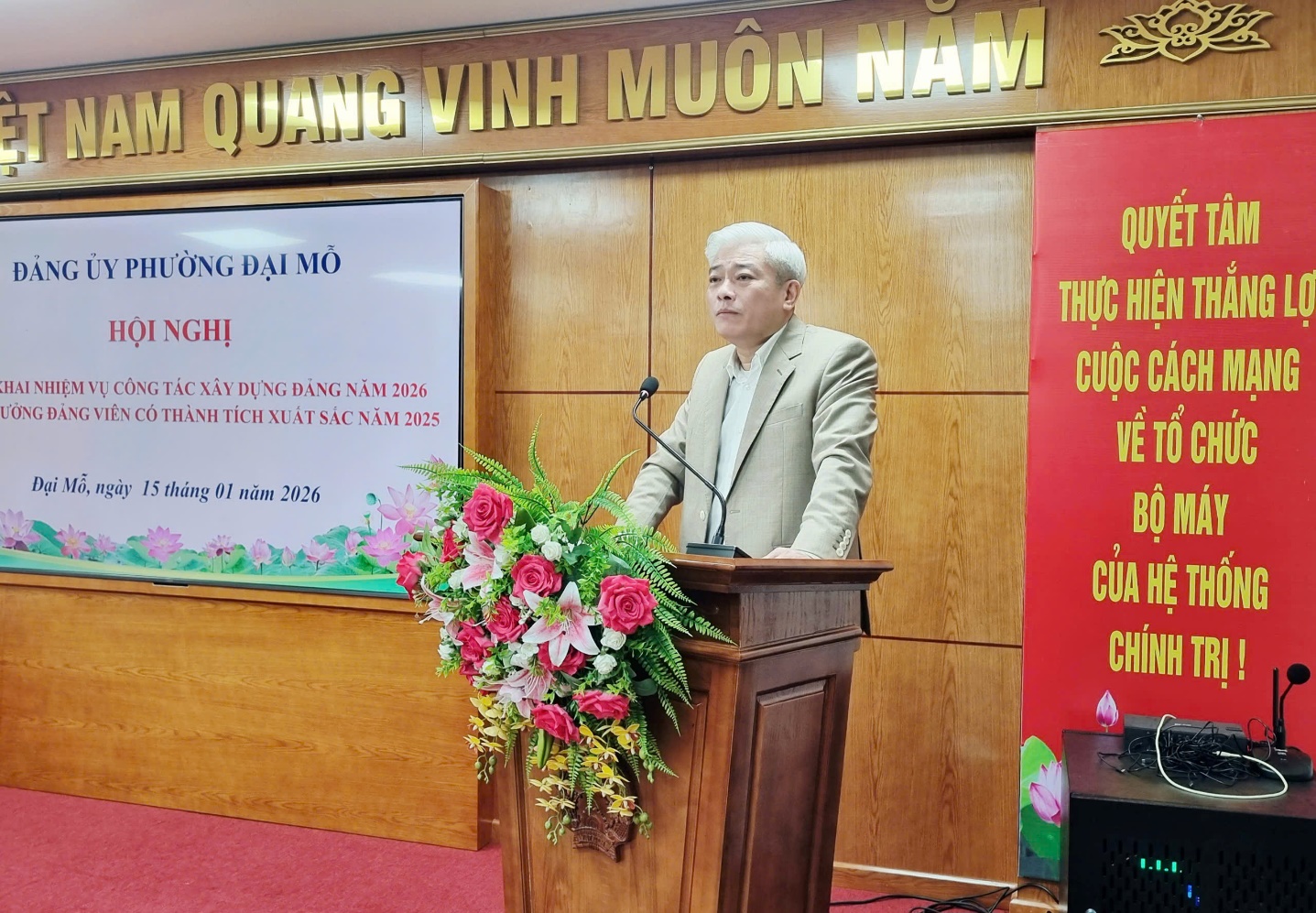 Đảng ủy phường Đại Mỗ triển khai nhiệm vụ công tác xây dựng Đảng năm 2026 và Khen thưởng đảng viên xuất sắc năm 2025- Ảnh 2.