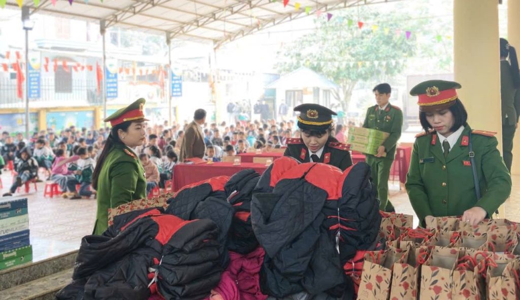 CÔNG AN PHƯỜNG PHƯƠNG LIỆT: CHUỖI HOẠT ĐỘNG THI ĐUA LẬP THÀNH TÍCH CHÀO MỪNG ĐẠI HỘI ĐẢNG TOÀN QUỐC LẦN THỨ XIV VÀ CHÀO MỪNG XUÂN BÍNH NGỌ 2026- Ảnh 6.