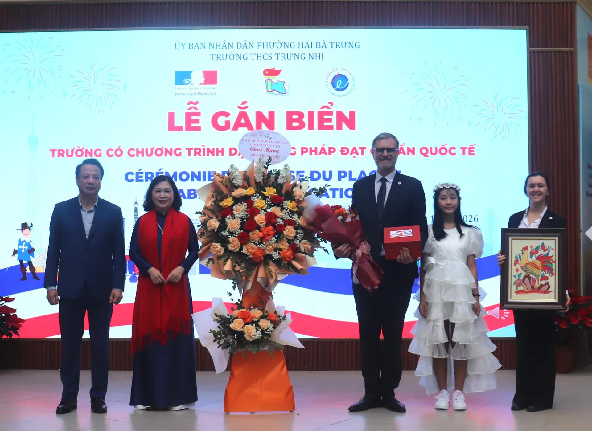 Trường THCS Trưng Nhị (phường Hai Bà Trưng) được gắn biển công nhận "Trường có chương trình dạy tiếng Pháp đạt chuẩn quốc tế"- Ảnh 5.