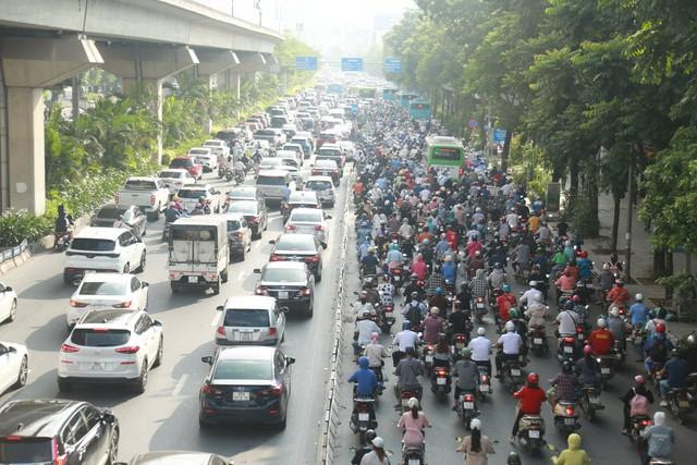 Đến năm 2030, Hà Nội quyết tâm xử lý dứt điểm ùn tắc giao thông kéo dài- Ảnh 1.