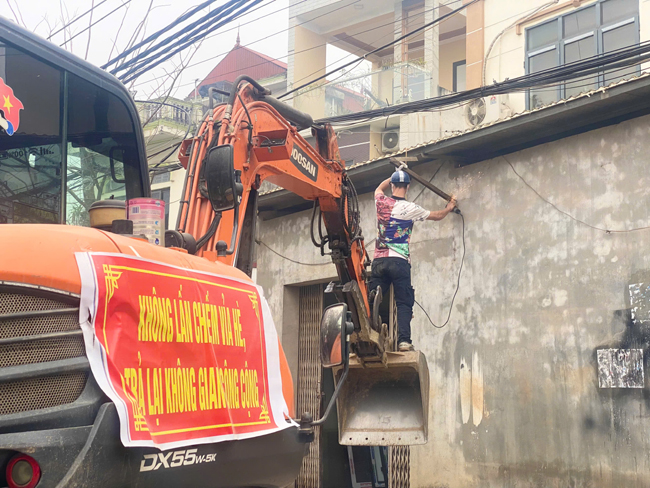 Chủ tịch UBND xã Hạ Bằng: Không có vùng cấm trong xử lý các điểm nghẽn trật tự đô thị- Ảnh 2.