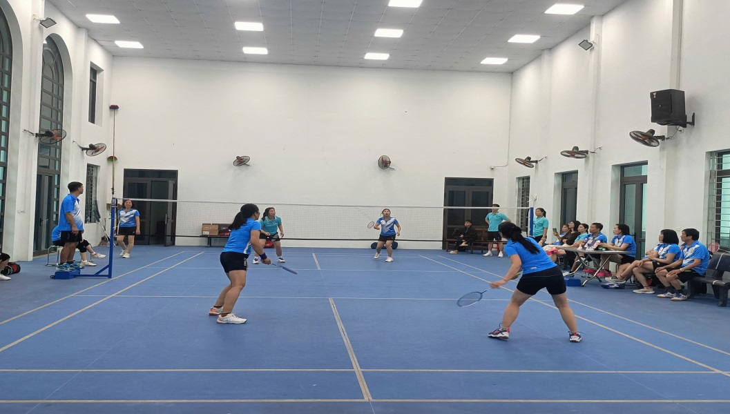 C:\Users\Administrator\Desktop\các trận đấu.jpg