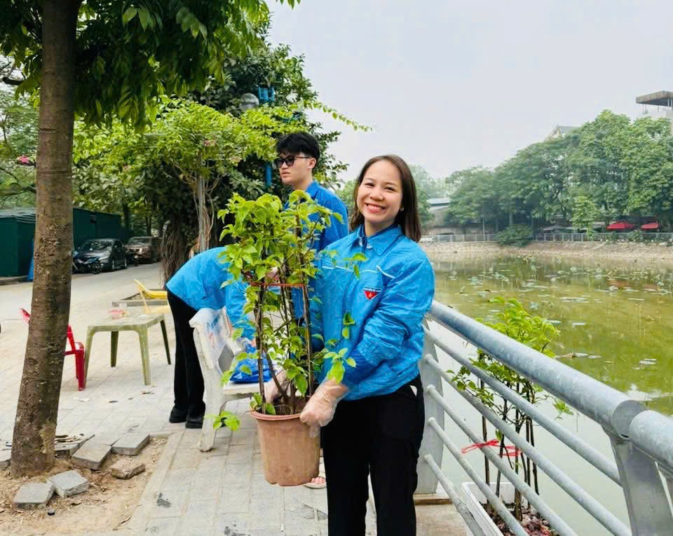 TUỔI TRẺ PHƯỜNG PHƯƠNG LIỆT: KHƠI DẬY NHIỆT HUYẾT XUNG KÍCH, RỰC RỠ SẮC XANH CHÀO MỪNG ĐẠI HỘI ĐẢNG TOÀN QUỐC LẦN THỨ XIV- Ảnh 4.