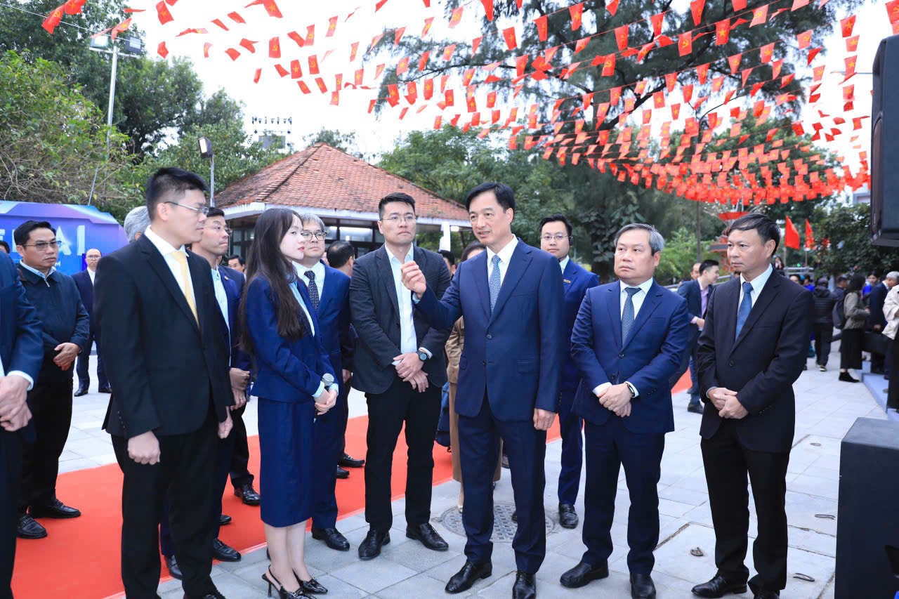 Thủ đô Hà Nội với sứ mệnh tiên phong, sẵn sàng hiện thực hóa tầm nhìn Đại hội XIV của Đảng- Ảnh 3.