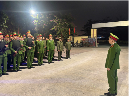 Công an xã Ngọc Hồi ra quân tuần tra vũ trang, bảo đảm ANTT phục vụ Đại hội XIV của Đảng- Ảnh 2.