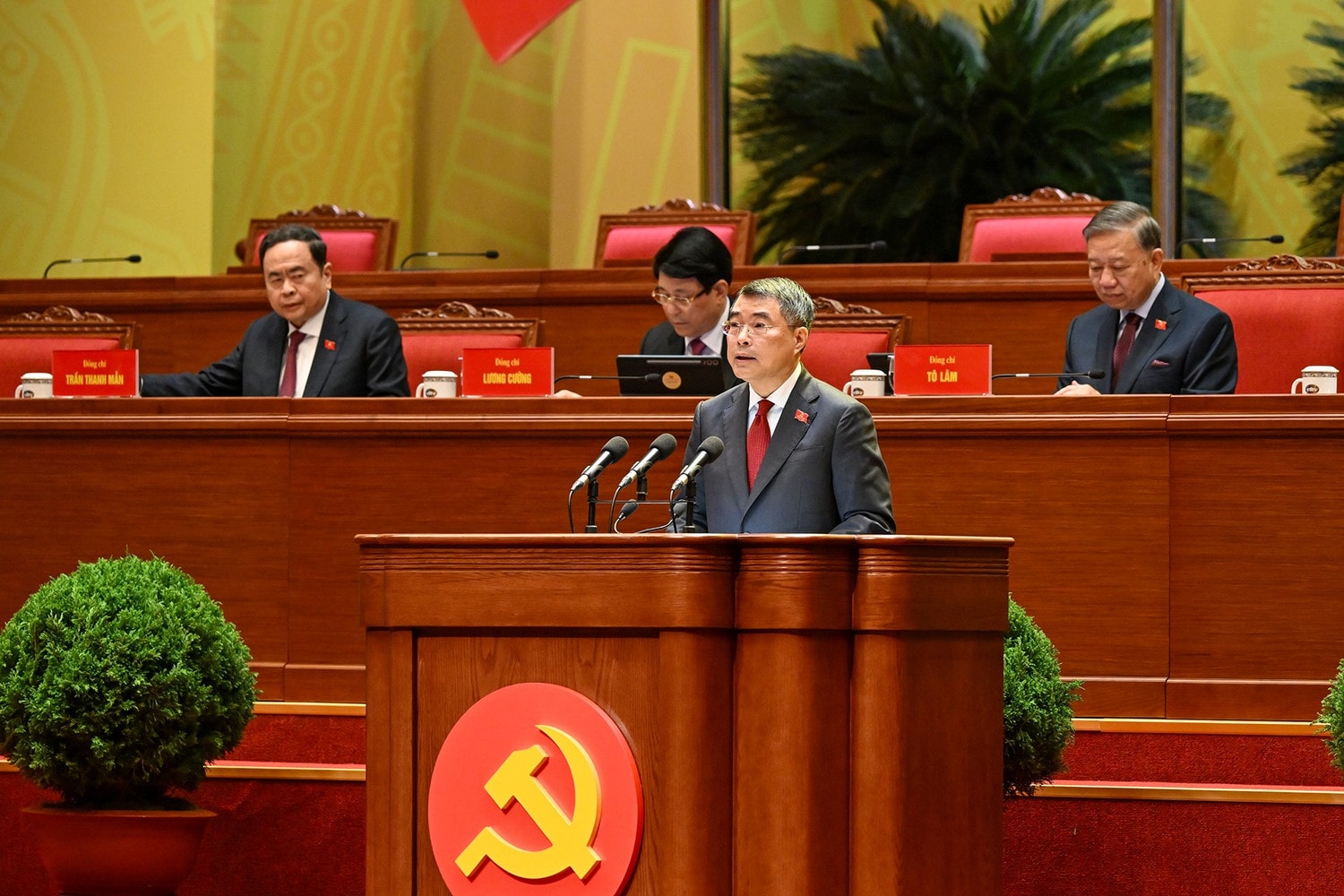 Truyền thông quốc tế đưa tin đậm nét về ngày làm việc đầu tiên của Đại hội XIV- Ảnh 1.