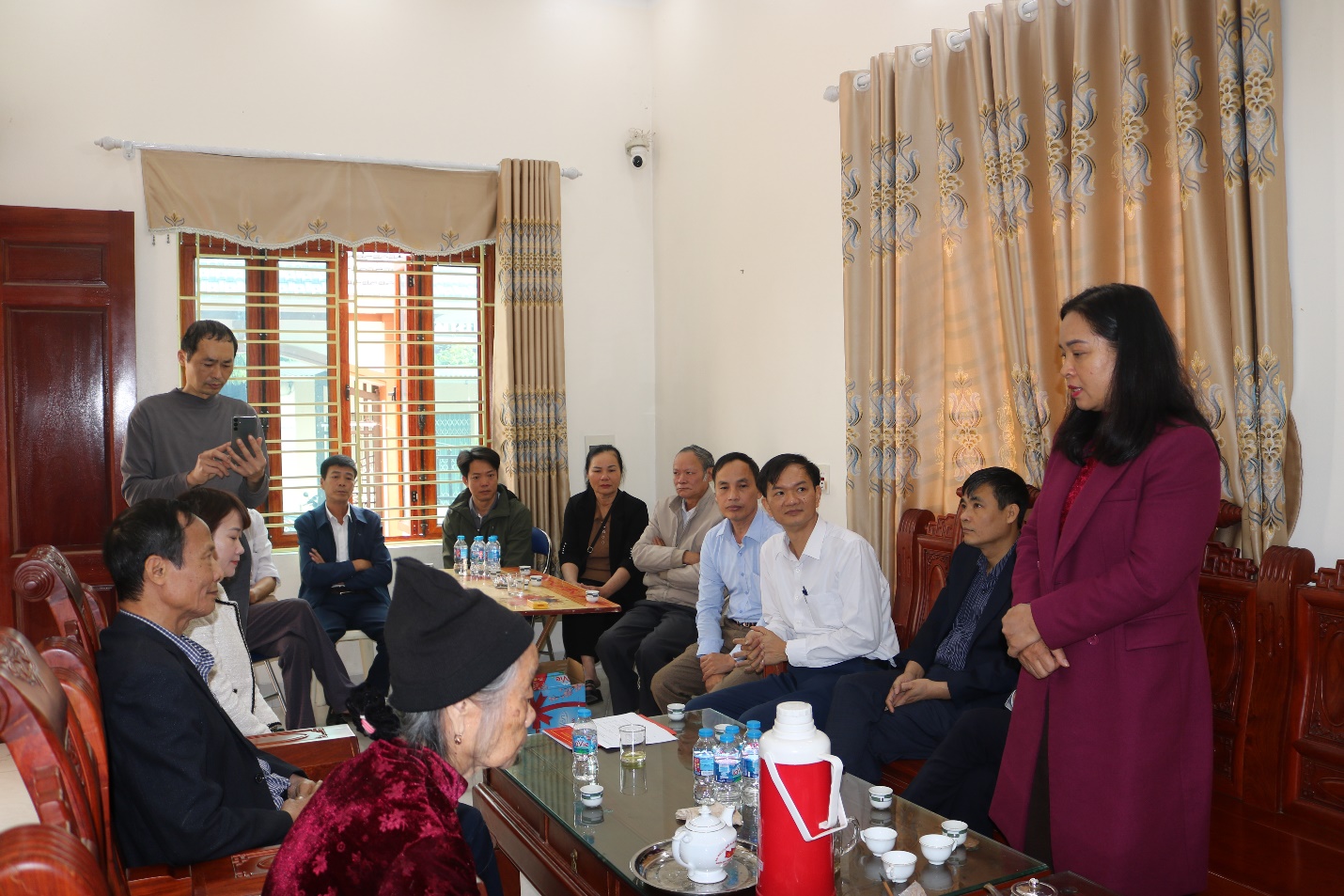 Mỹ Đức: Trao tặng và truy tặng Huy hiệu Đảng đợt 03/02 tại gia đình các đảng viên lão thành cách mạng - Ảnh 8.