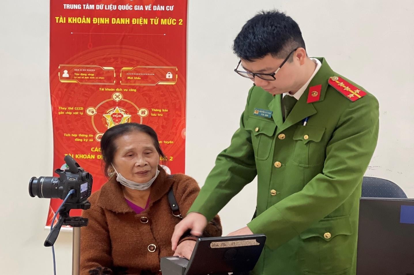 NGƯỜI THAM MƯU ĐẮC LỰC TRONG THỰC HIỆN ĐỀ ÁN 06 - THỦ LĨNH ĐOÀN NĂNG NỔ, NHIỆT TÌNH, SÁNG TẠO- Ảnh 2.