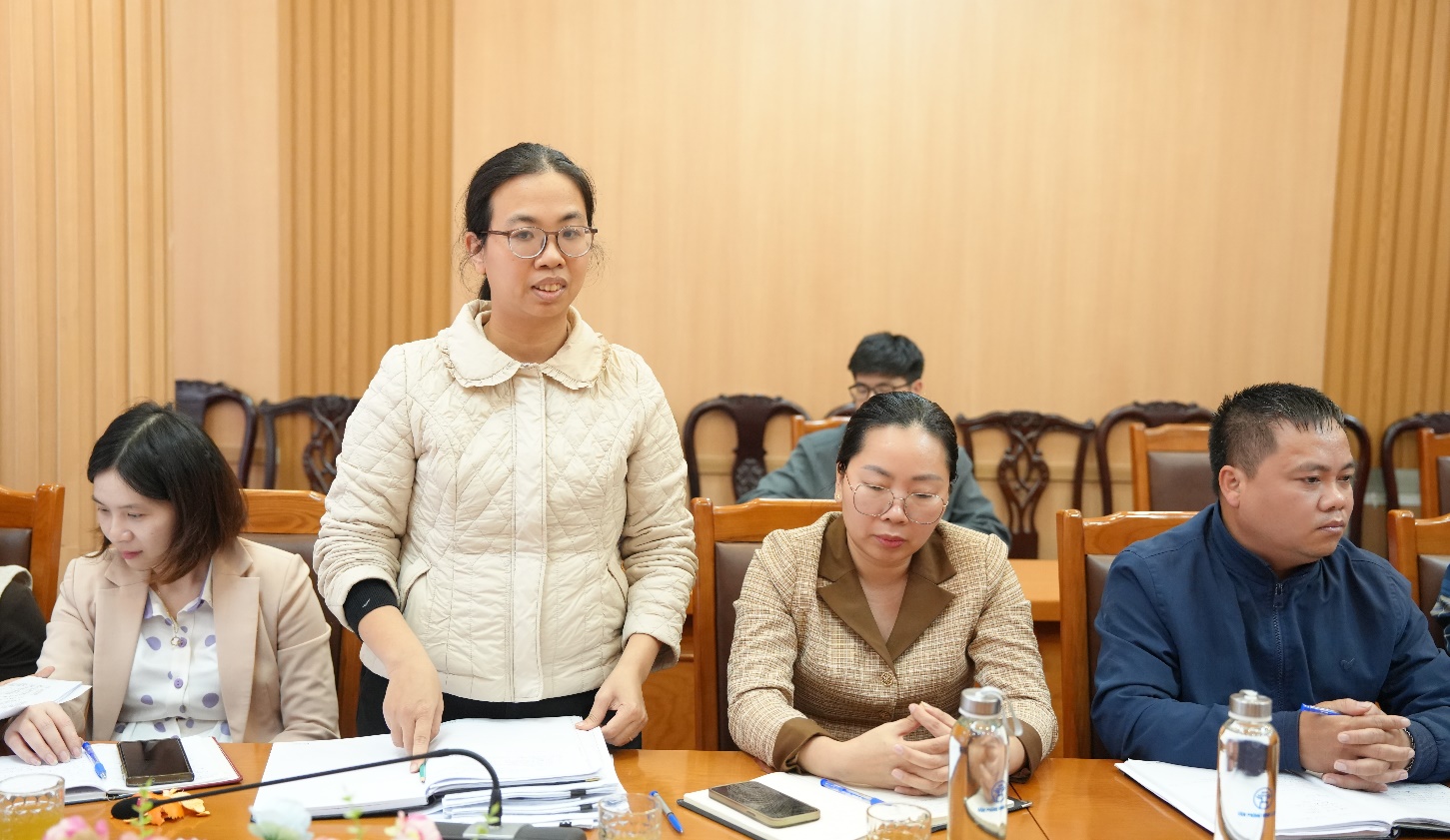 A group of people in a meeting  AI-generated content may be incorrect.