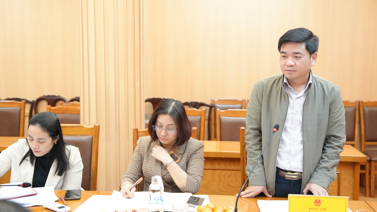 A group of people sitting at a table  AI-generated content may be incorrect.