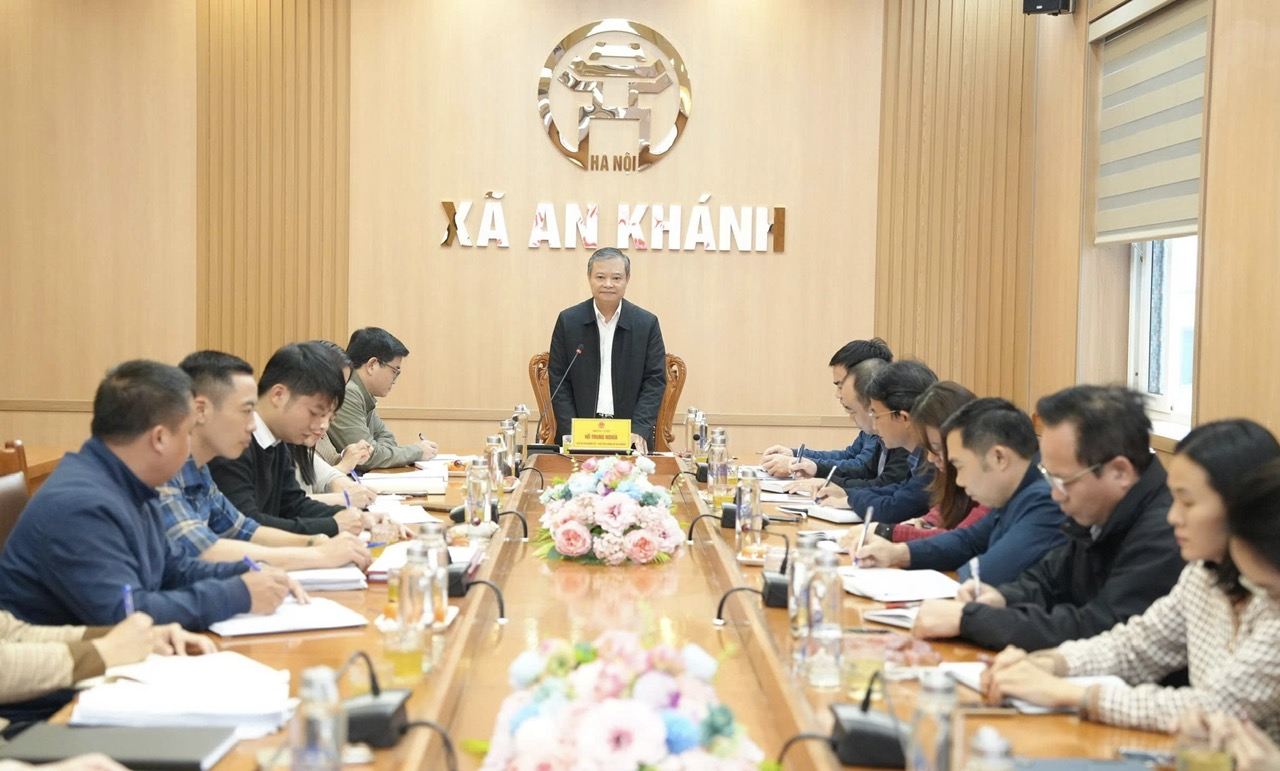 A group of people sitting around a table  AI-generated content may be incorrect.