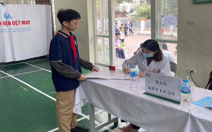 TRƯỜNG THCS THỊNH LIỆT TỔ CHỨC KHÁM SỨC KHỎE ĐỊNH KỲ CHO HỌC SINH NĂM HỌC 2025 – 2026- Ảnh 6.