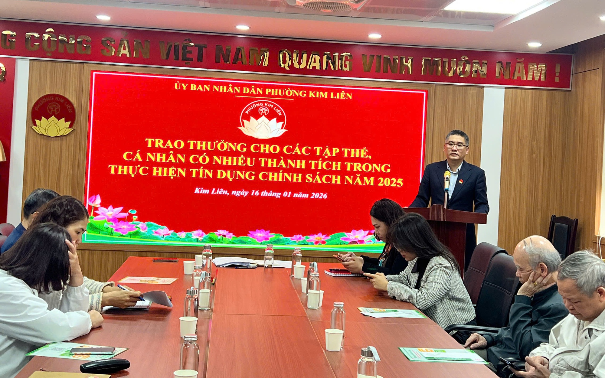 PHƯỜNG KIM LIÊN TỔ CHỨC HỘI NGHỊ TRIỂN KHAI TÍN DỤNG CHÍNH SÁCH NĂM 2026 VÀ TRAO THƯỞNG CÁC TẬP THỂ, CÁ NHÂN TIÊU BIỂU NĂM 2025