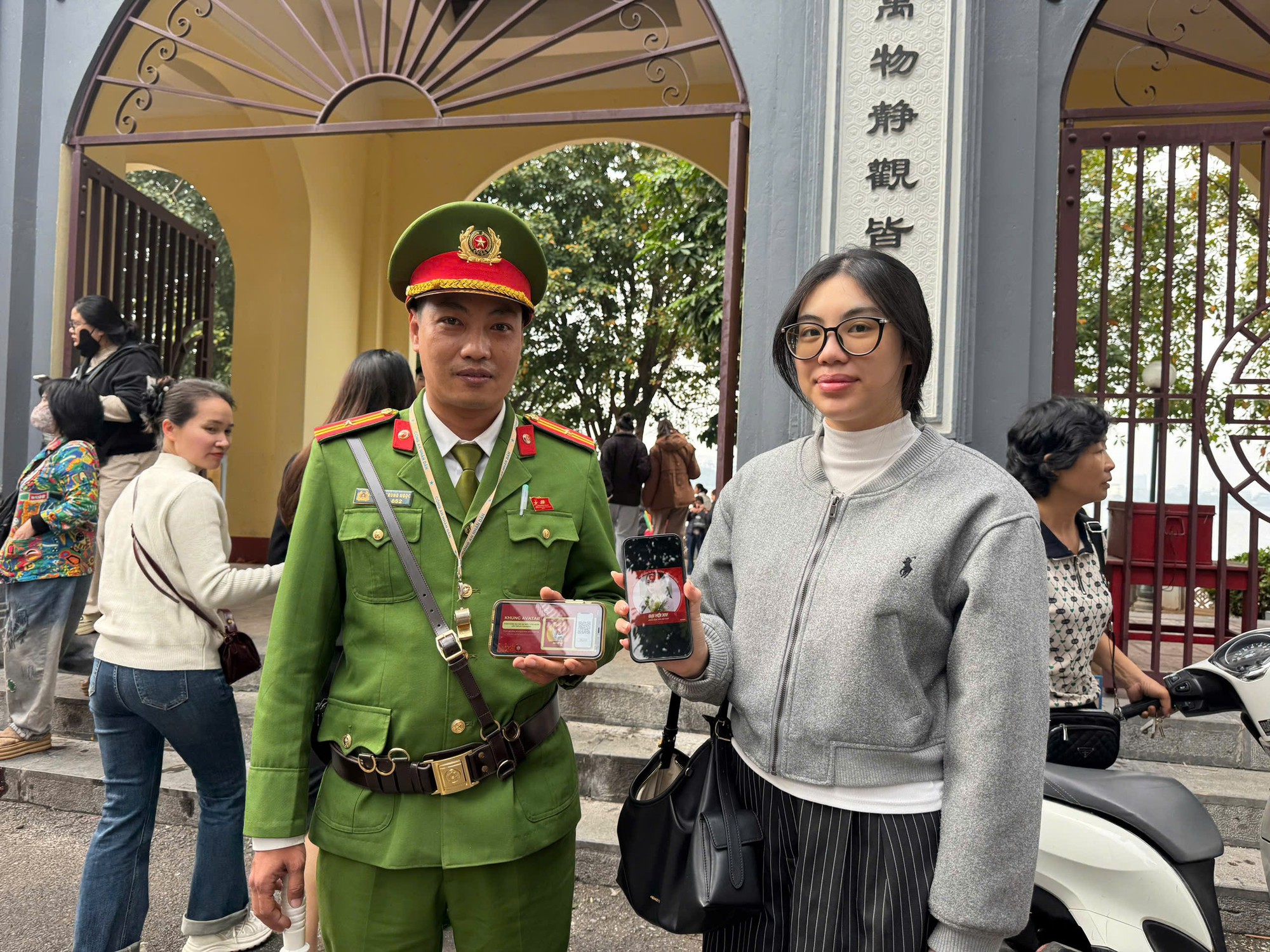 Công an phường Tây Hồ: Lan tỏa thông điệp “Triệu trái tim – chung nhịp đập” hướng về Đại hội XIV của Đảng- Ảnh 8.