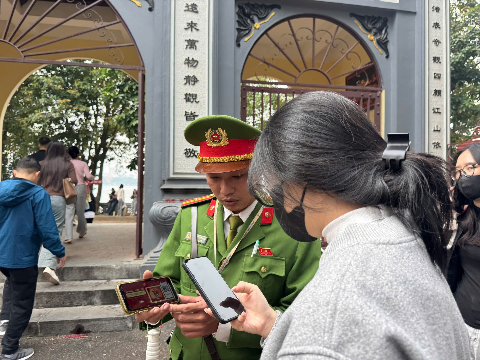 Công an phường Tây Hồ: Lan tỏa thông điệp “Triệu trái tim – chung nhịp đập” hướng về Đại hội XIV của Đảng- Ảnh 5.
