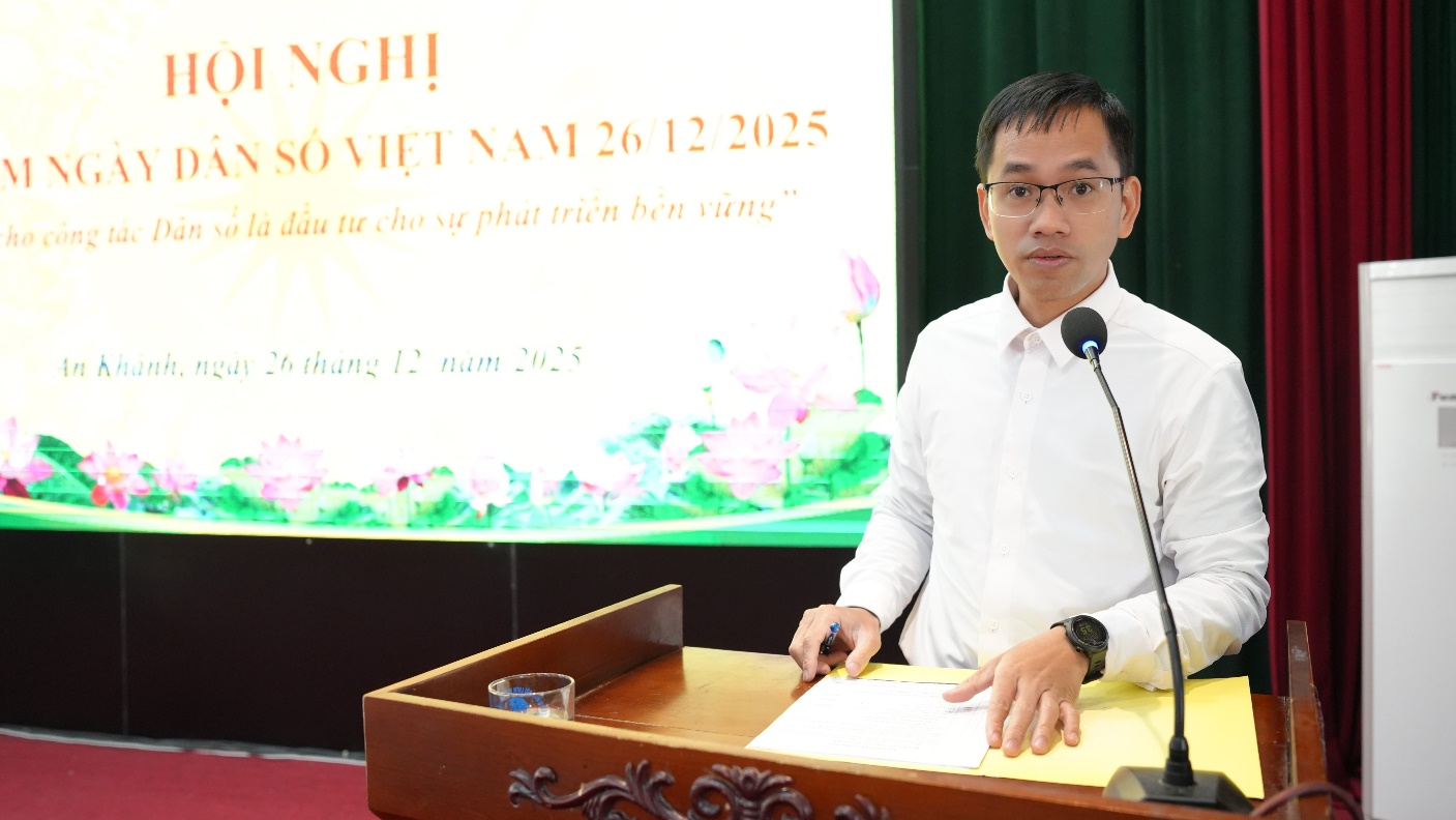 A person standing at a podium  AI-generated content may be incorrect.