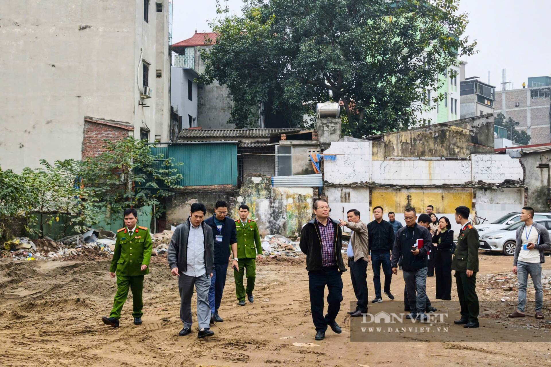 Thu hồi đất làm Vành đai 2,5: Lãnh đạo phường "đi từng ngõ, gõ từng nhà", nhiều hộ dân bắt đầu di dời đồ đạc- Ảnh 4.