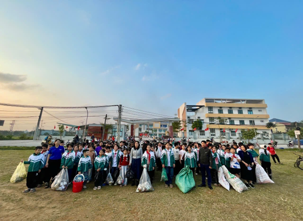 TRƯỜNG TIỂU HỌC NAM PHONG LAN TỎA PHONG TRÀO VÌ MỘT MÔI TRƯỜNG XANH – SẠCH – ĐẸP – NÓI KHÔNG VỚI RÁC THẢI NHỰA- Ảnh 10.