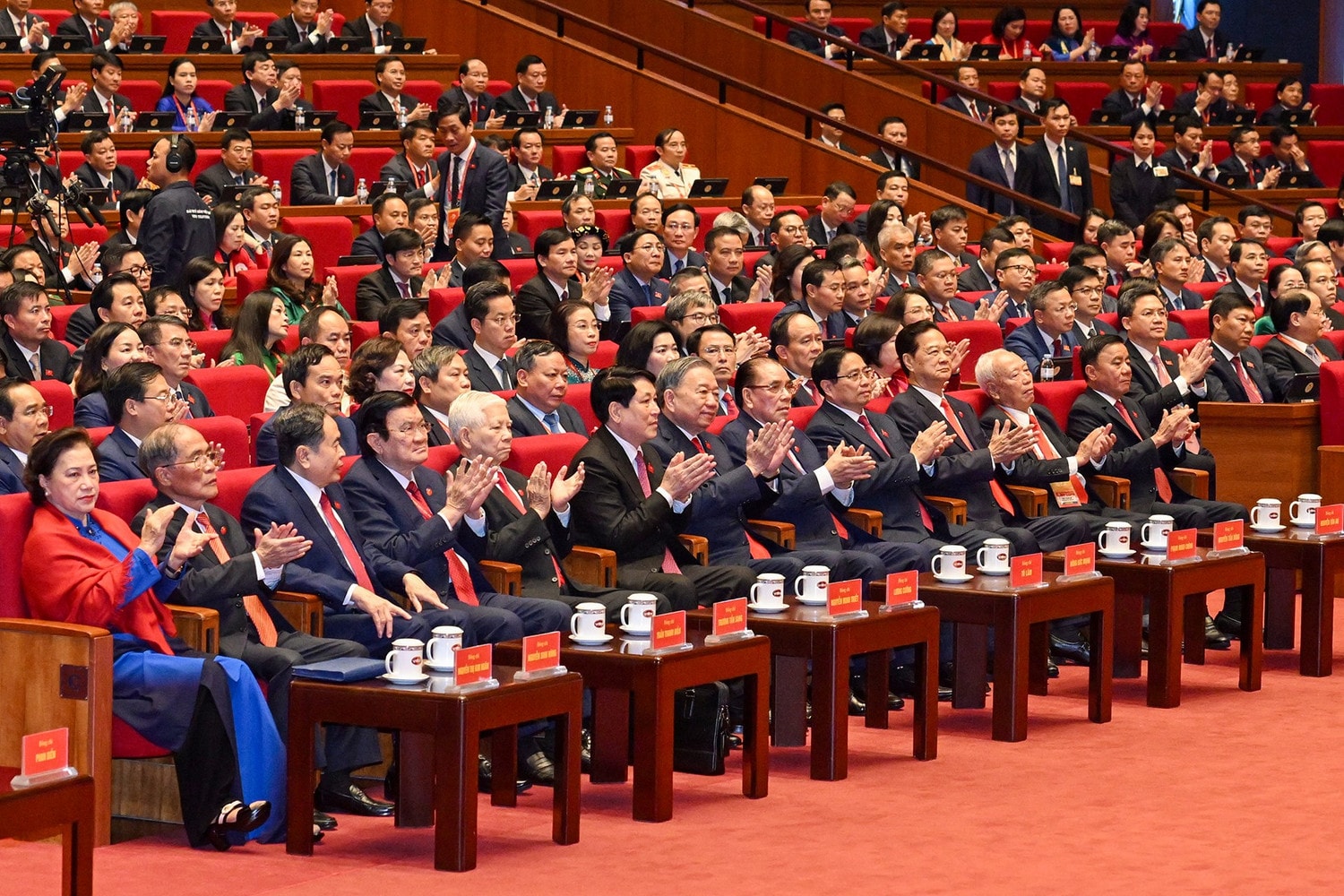 Toàn cảnh phiên khai mạc trọng thể Đại hội XIV của Đảng- Ảnh 3.