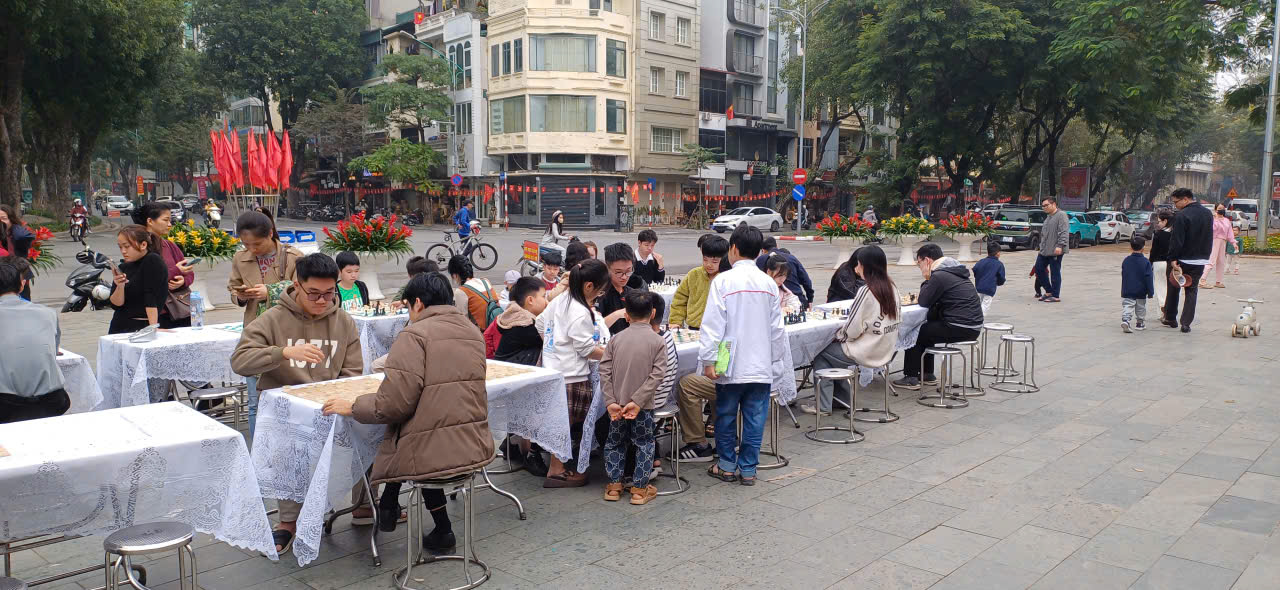 Phường Hai Bà Trưng: Đưa hoạt động cờ tướng – cờ vua ra tuyến phố đi bộ, tạo dấu ấn văn hoá – thể thao cộng đồng- Ảnh 3.