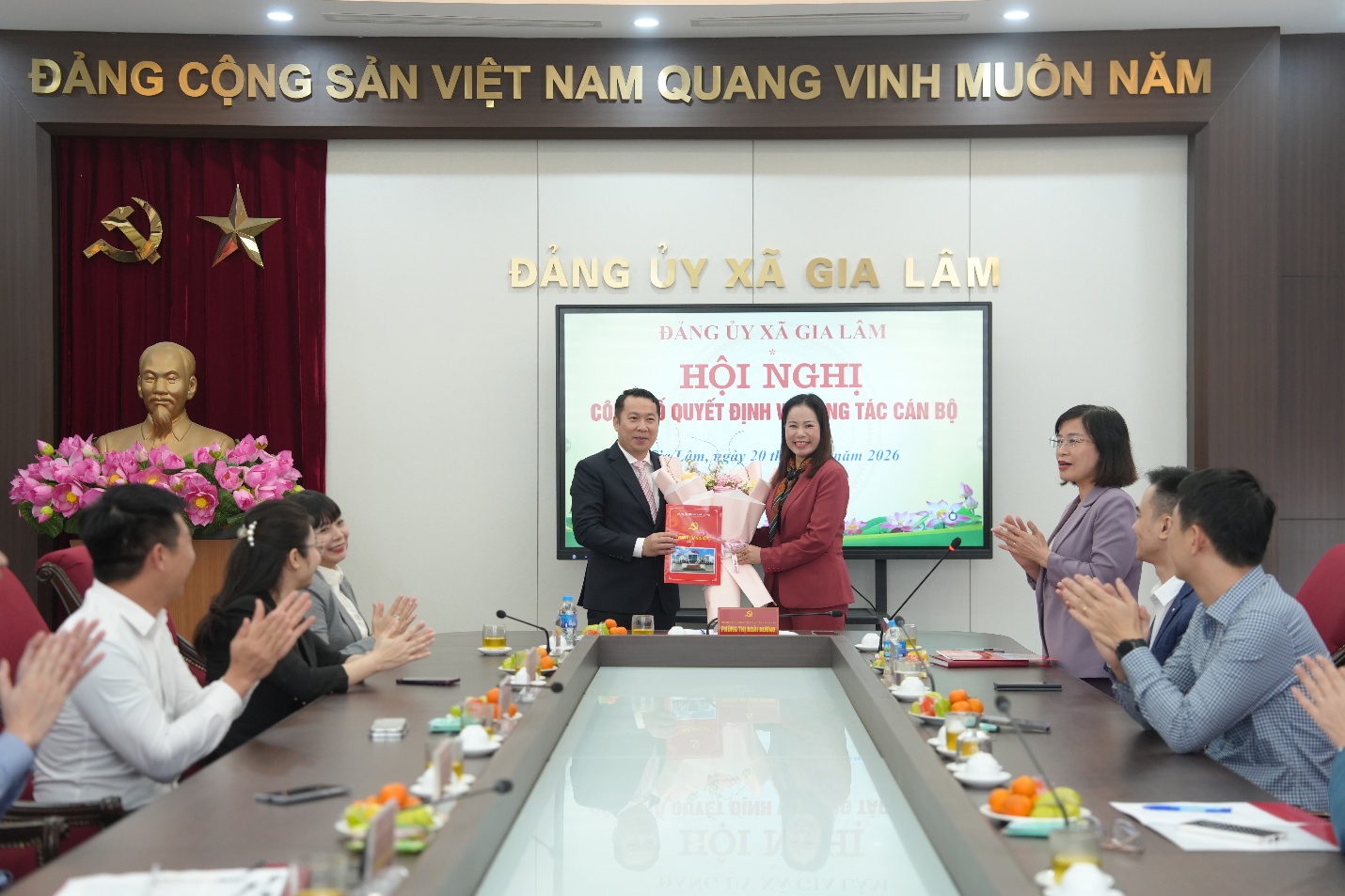 Đảng ủy xã Gia Lâm công bố quyết định tiếp nhận, bổ nhiệm Phó Chánh Văn phòng Đảng ủy- Ảnh 3.