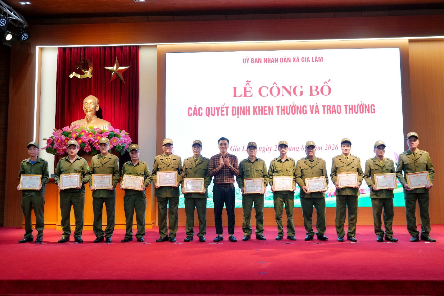 XÃ GIA LÂM TỔNG KẾT CÔNG TÁC 4 BAN CHỈ ĐẠO NĂM 2025 – QUYẾT TÂM GIỮ VỮNG AN NINH TRẬT TỰ TRONG KỶ NGUYÊN MỚI- Ảnh 10.