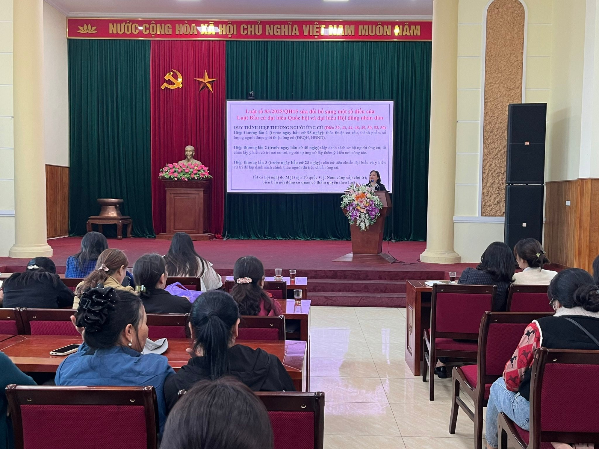 Hội LHPN xã Chuyên Mỹ tuyên truyền pháp luật về bầu cử đại biểu Quốc hội nhiệm kỳ 2026 - 2031- Ảnh 1.