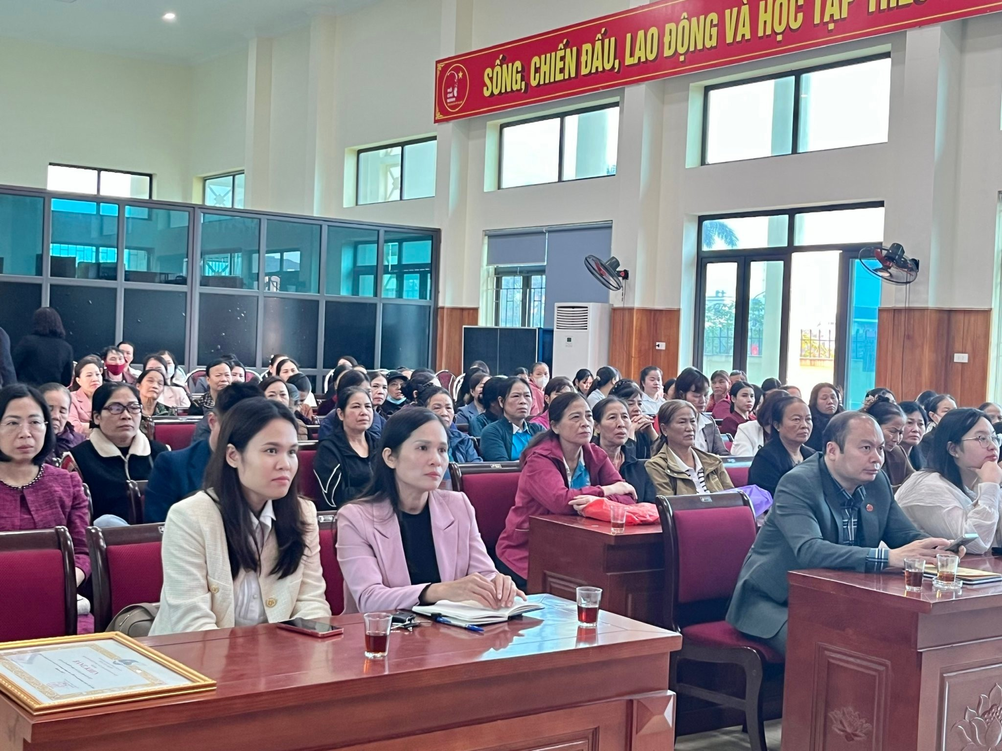 Hội LHPN xã Chuyên Mỹ tuyên truyền pháp luật về bầu cử đại biểu Quốc hội nhiệm kỳ 2026 - 2031- Ảnh 2.