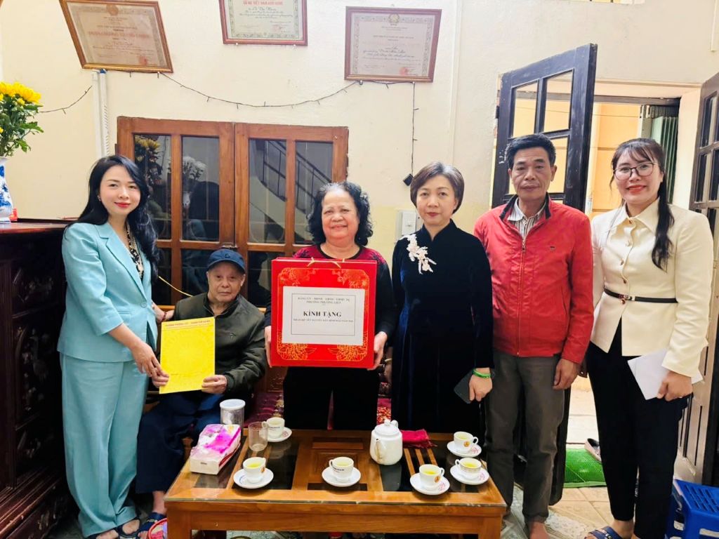 PHƯỜNG PHƯƠNG LIỆT: ẤM ÁP NGHĨA TÌNH TRONG HOẠT ĐỘNG THĂM HỎI GIA ĐÌNH CHÍNH SÁCH XUÂN BÍNH NGỌ 2026- Ảnh 2.